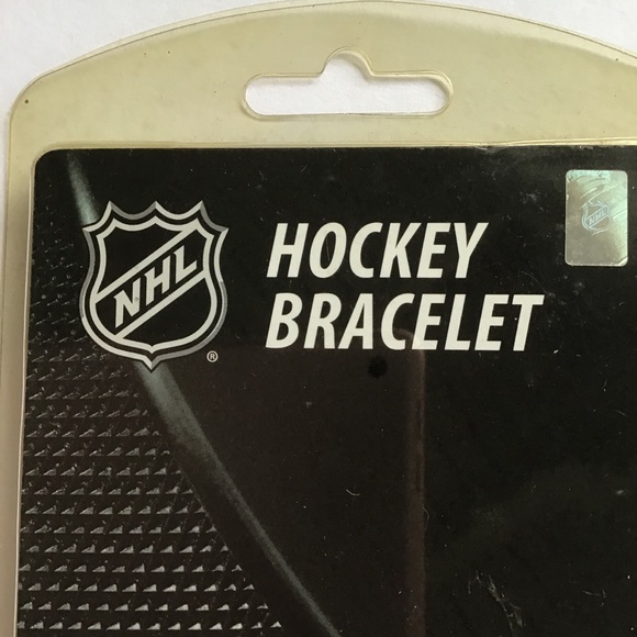 NWT WASHINGTON CAPITALS NHL HOCKEY PUCK BRACELET NWT - Picture 5 of 11